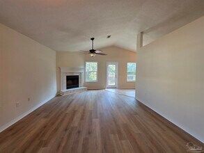 6204 Pomeral Summit St in Milton, FL - Building Photo - Building Photo