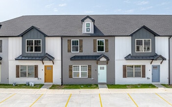 Cedar City Townhomes in Lebanon, TN - Foto de edificio - Building Photo