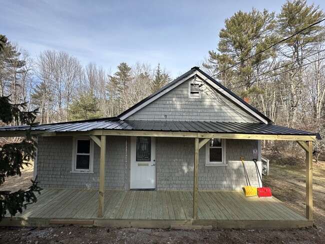 384 Parker Farm Rd in Buxton, ME - Building Photo - Building Photo