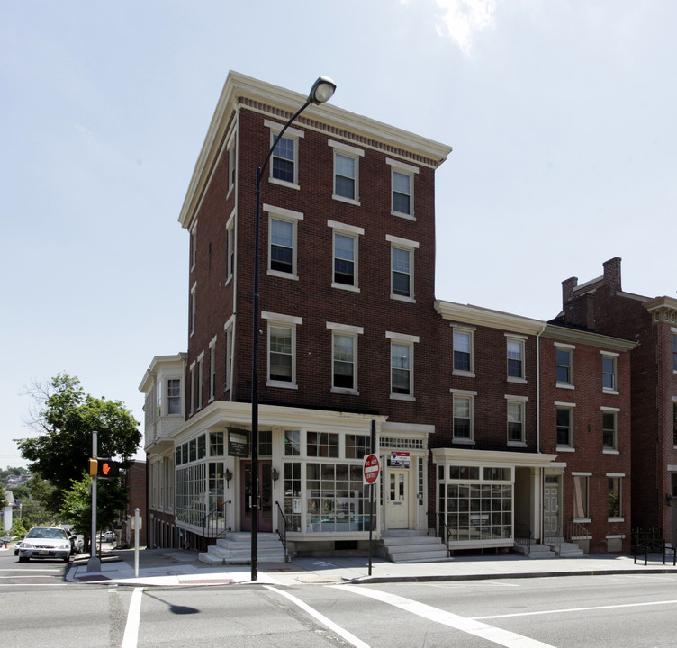 416 - 420 Dekalb St in Norristown, PA - Building Photo