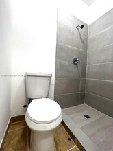 1381 NW 56th St in Miami, FL - Building Photo - Building Photo