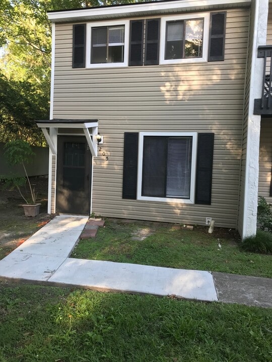 401 Golf Rd in Summerville, SC - Building Photo