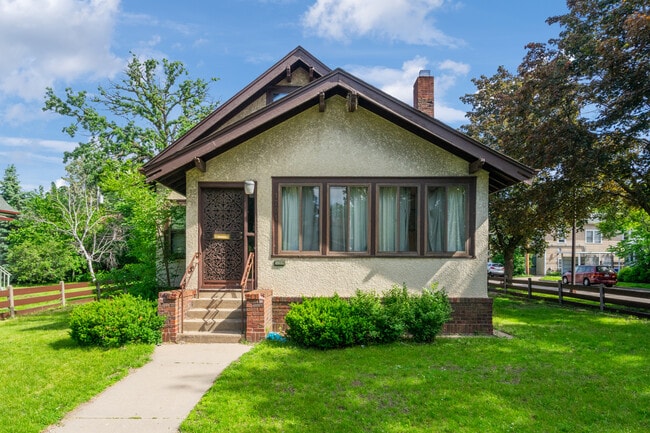 property at 1701 Hubbard Ave