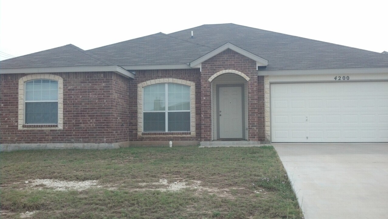 4200 Jack Barnes Ave in Killeen, TX - Building Photo