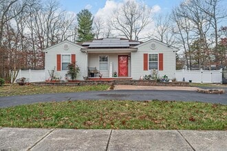 303 Martin L King Ave in Egg Harbor Township, NJ - Building Photo - Building Photo