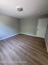 131 Smith St in Dunmore, PA - Building Photo - Building Photo