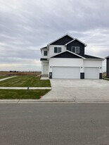 6683 28th St S in Fargo, ND - Building Photo