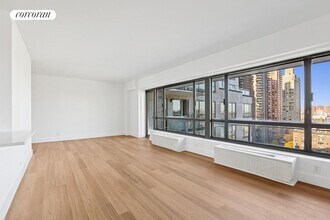 501 E 87th St in New York, NY - Building Photo - Building Photo