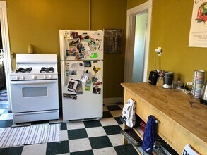 11 Thorndike St, Unit 2 in Somerville, MA - Building Photo - Building Photo