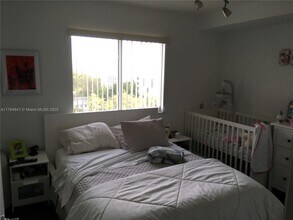 816 NW 11th St in Miami, FL - Building Photo - Building Photo