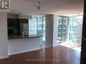 235 Sherway Gardens Rd in Toronto, ON - Building Photo - Building Photo