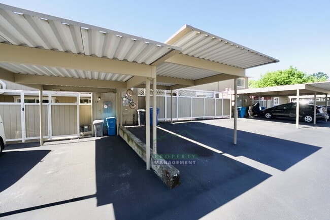 1 Oliva Dr in Novato, CA - Building Photo - Building Photo
