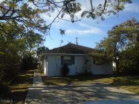 306 Hubbard Ave in North Fort Myers, FL - Building Photo