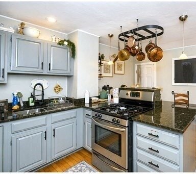 property at 212 W Seventh St