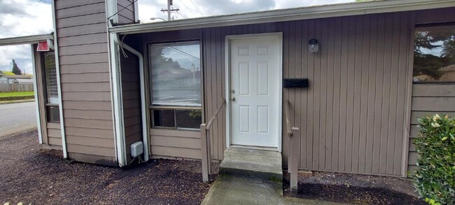 property at 1520 E Main St