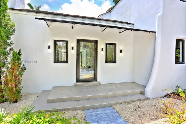 3573 Linden Ln in Miami, FL - Foto de edificio - Building Photo