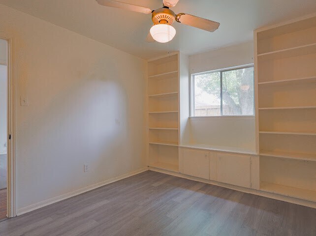 14315 Piping Rock Ln in Houston, TX - Building Photo