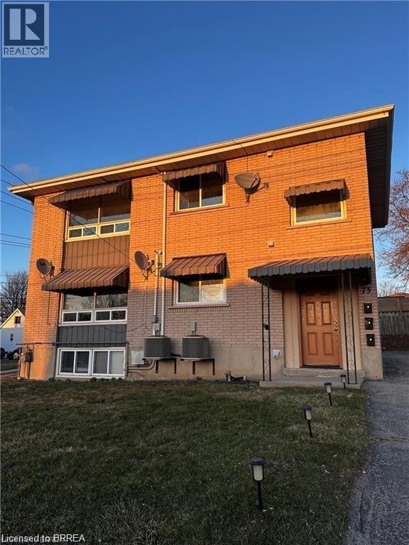 73 Fourth Ave in Brantford, ON - Building Photo - Building Photo