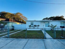 1340 NW 60th St in Miami, FL - Building Photo