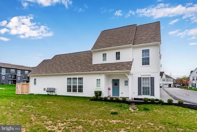 property at 1311 Arlington Wy
