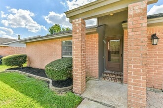 8410 Gulfwood Ln in Houston, TX - Building Photo - Building Photo