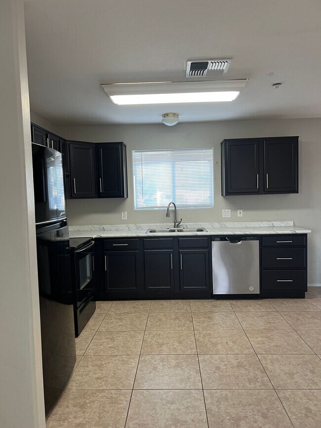2439 W Coolidge St in Phoenix, AZ - Building Photo - Building Photo