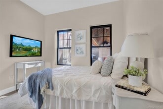 610 Jericho Tpke in New Hyde Park, NY - Building Photo - Building Photo