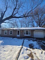 505 S Duncan Rd in Champaign, IL - Building Photo