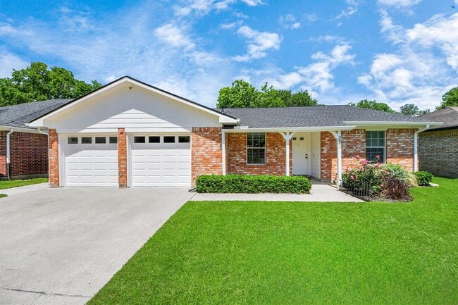 property at 3845 Jasmine Dr