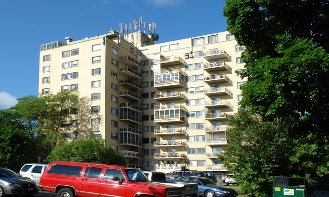 Imperial Gardens Apartments in Syracuse, NY - Building Photo - Building Photo