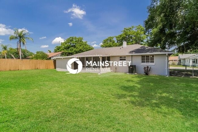 property at 806 W Arizona Ave