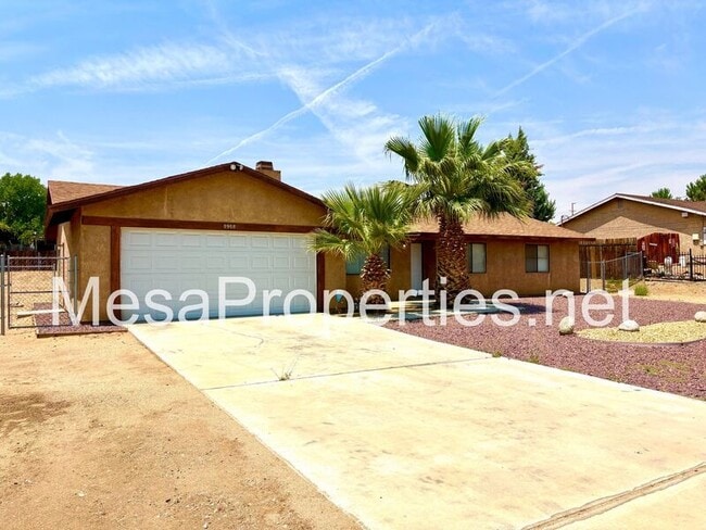 8988 Grapefruit Ave in Hesperia, CA - Building Photo - Building Photo