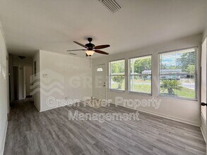 4623 Suffolk Ave in Jacksonville, FL - Foto de edificio - Building Photo