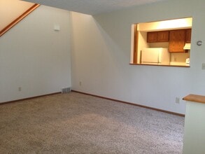 3616 Harris Ave NW in Canton, OH - Foto de edificio - Building Photo