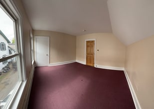 28 Loomis St, Unit 3 in Burlington, VT - Building Photo - Building Photo