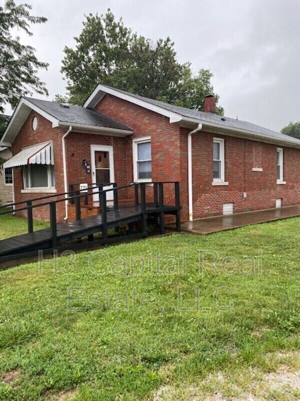 221 W St Louis Ave East Alton, IL Rental Homes and Apartments for Rent