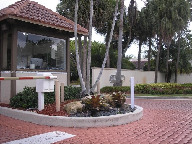 8129 SW 87th Terrace in Miami, FL - Building Photo - Building Photo