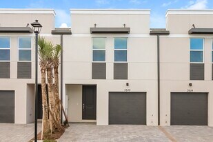 3510 Joshua Tree St in Palm Springs, FL - Building Photo