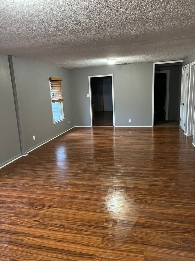 1216 N Steuben Ave in Chanute, KS - Building Photo - Building Photo