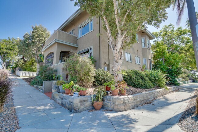 Golden View Apartments