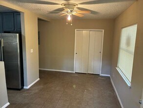 6330 Fabian Dr in Jacksonville, FL - Foto de edificio - Building Photo