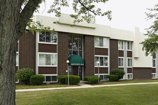 Centurion House Apartments in Toledo, OH - Building Photo