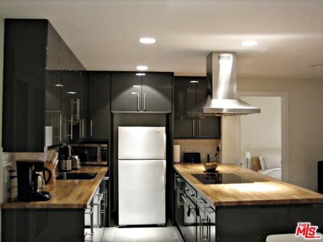 4125 Huron Ave in Culver City, CA - Building Photo - Building Photo