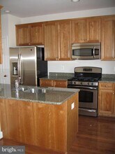 13722 Maple Sugar Ln in Herndon, VA - Building Photo - Building Photo