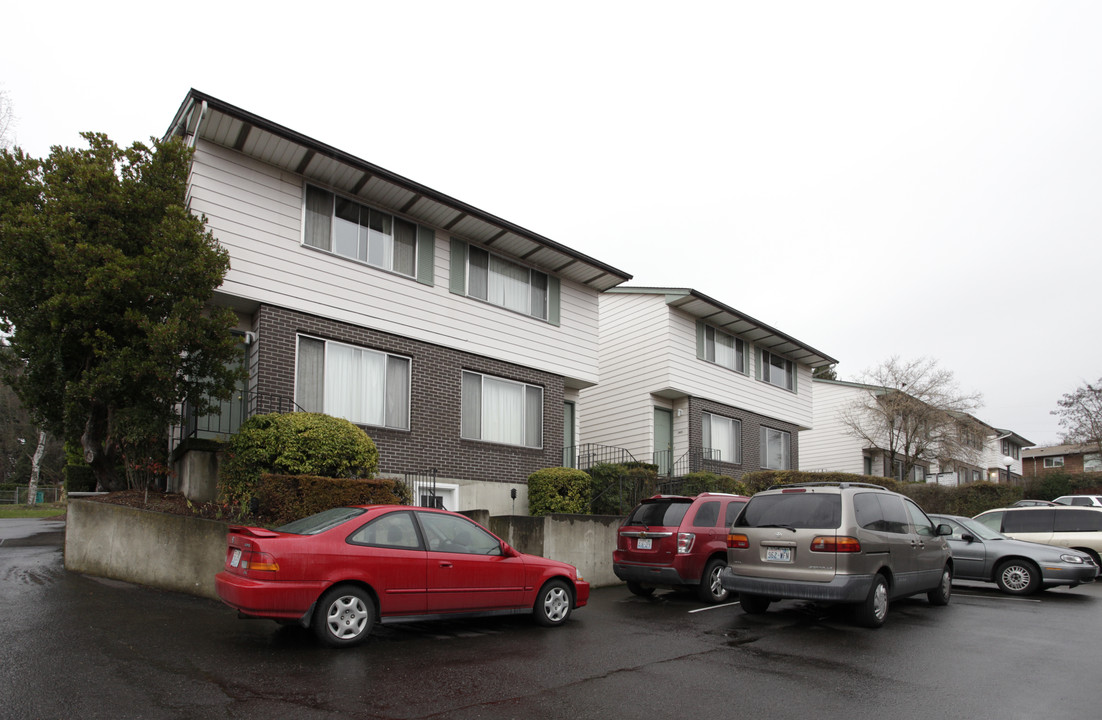 Town Terrace Apartments in Vancouver, WA - Building Photo