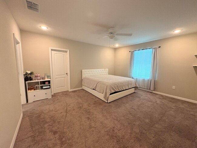 9237 Swiss Rd in Spring Hill, FL - Building Photo - Building Photo