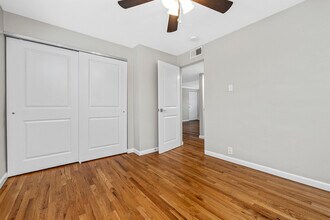 10132 Manchester Rd, Unit B in St. Louis, MO - Building Photo - Building Photo