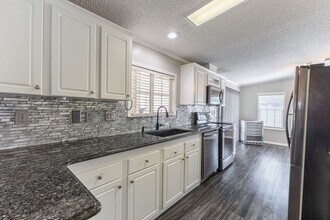 3500 Kenneth Rd in Port Charlotte, FL - Building Photo - Building Photo