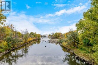 2230-2230 Lake Shore Blvd W in Toronto, ON - Building Photo - Building Photo
