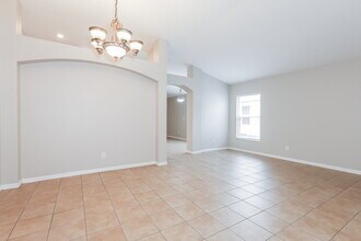 4711 Ramshead Dr in Valrico, FL - Building Photo - Building Photo